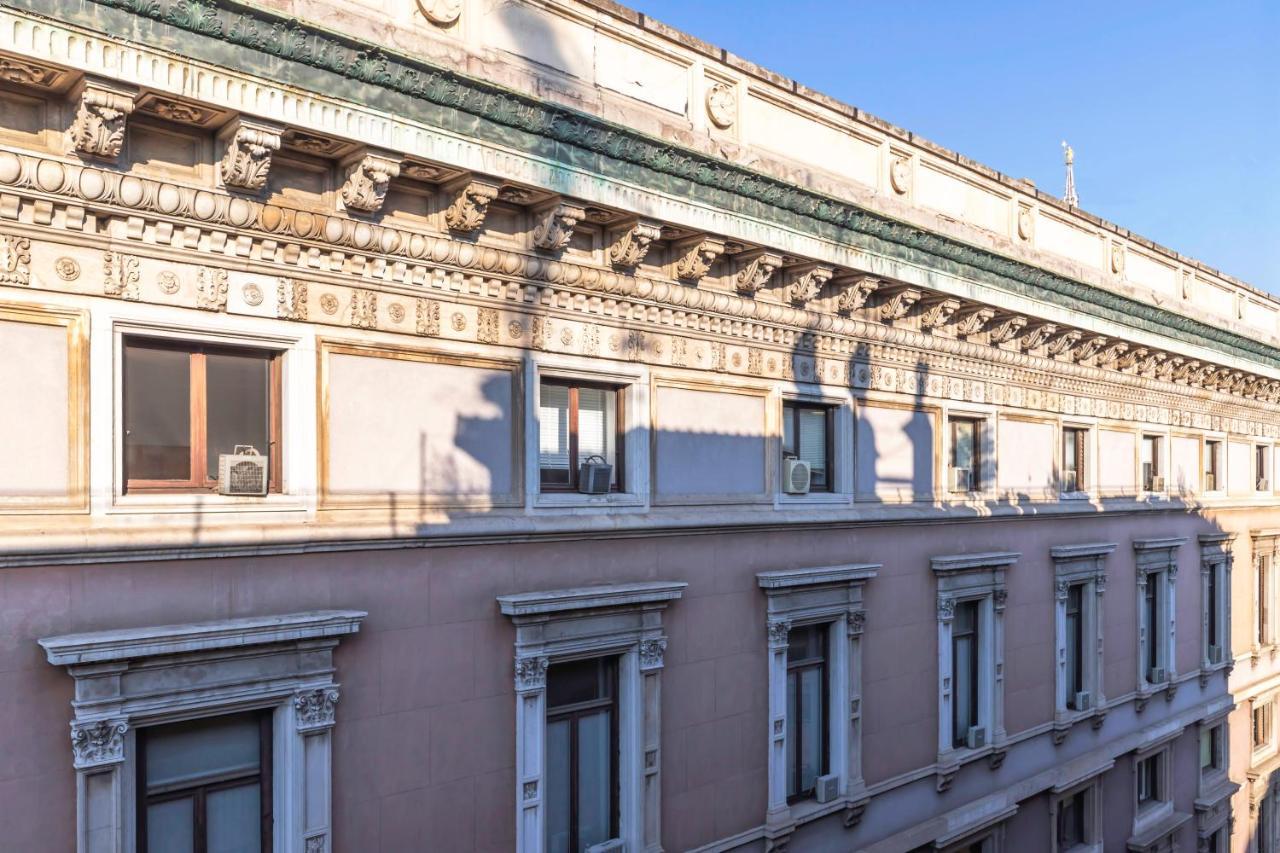 Milan Retreats Duomo Suites Milão Exterior foto
